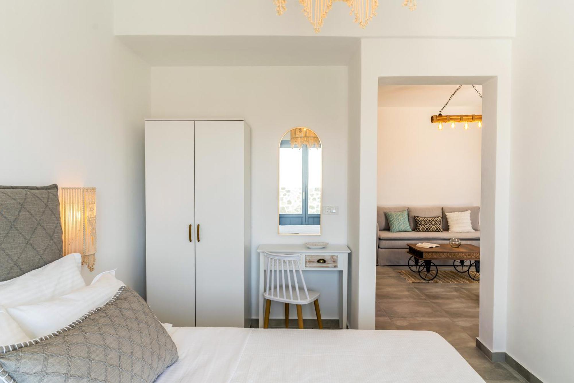 Santorossa Luxury Villas Emporio  Exterior photo