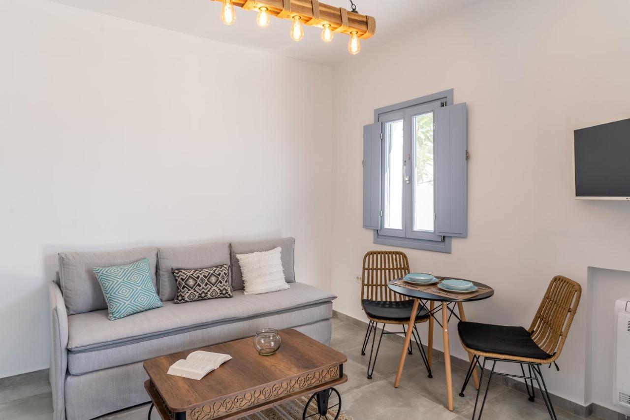 Santorossa Luxury Villas Emporio  Exterior photo