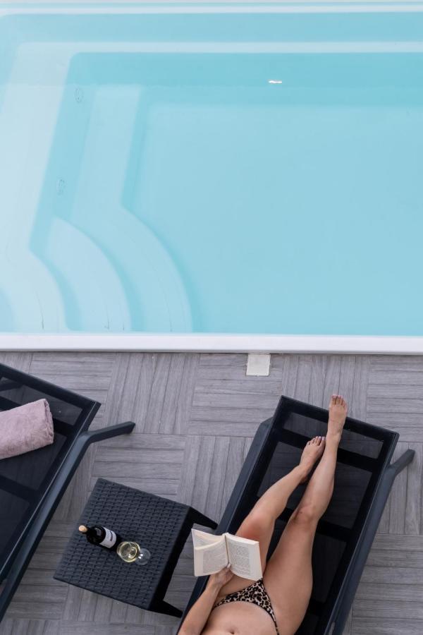 Santorossa Luxury Villas Emporio  Exterior photo