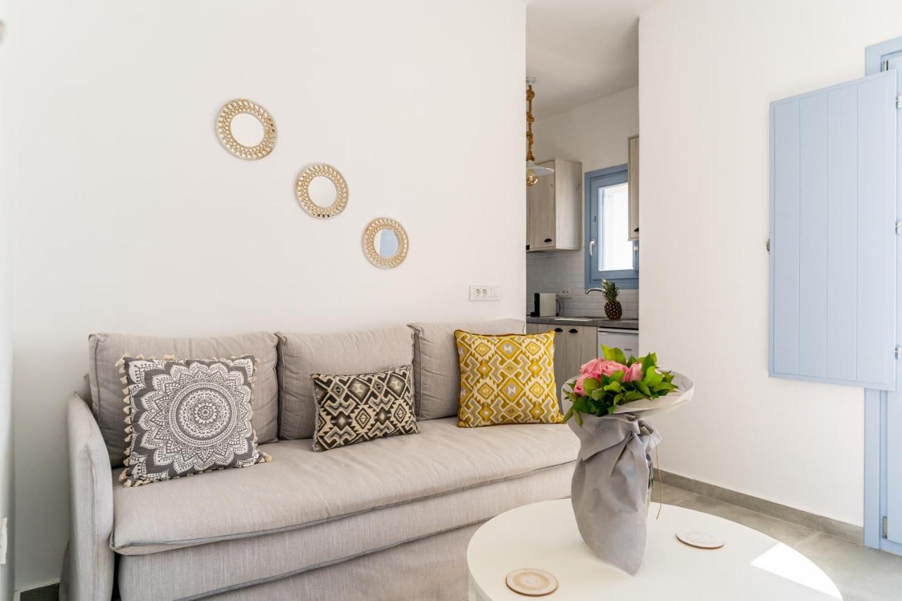 Santorossa Luxury Villas Emporio  Exterior photo