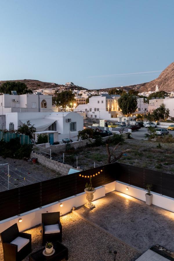 Santorossa Luxury Villas Emporio  Exterior photo